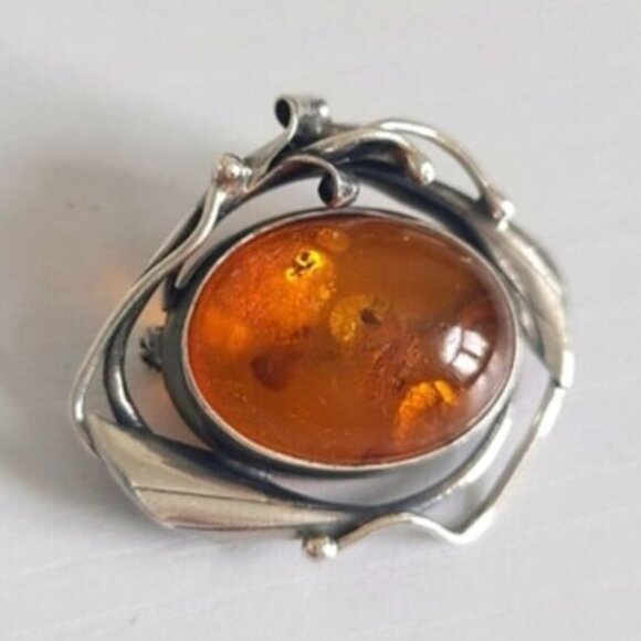 Vintage Boho Sterling Silver Oval Amber Cabochon Leaf Embellished Brooch - Picture 1 of 7